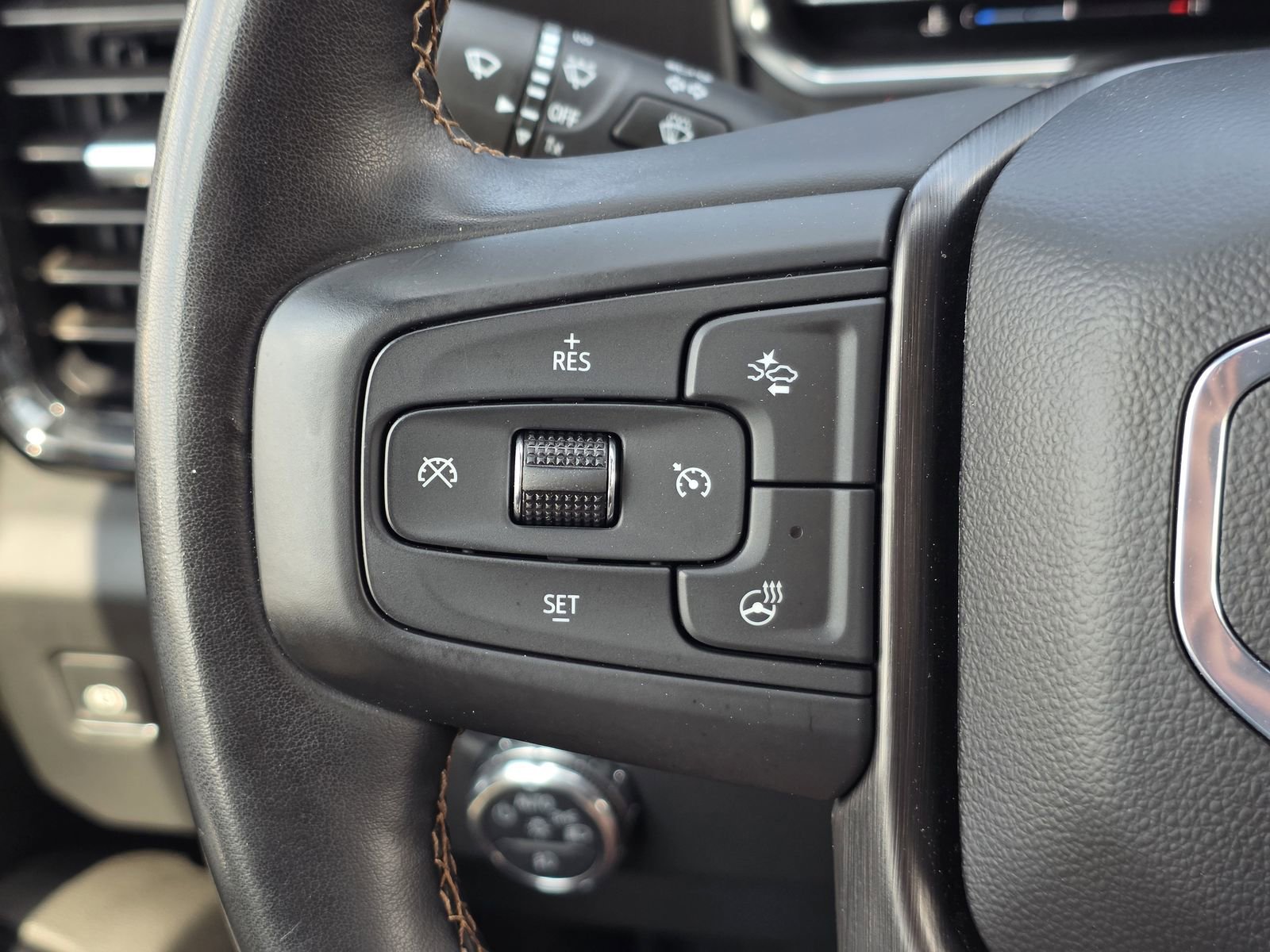 Used 2024 GMC Sierra 2500 AT4 w/ AT4 Preferred Package image 27