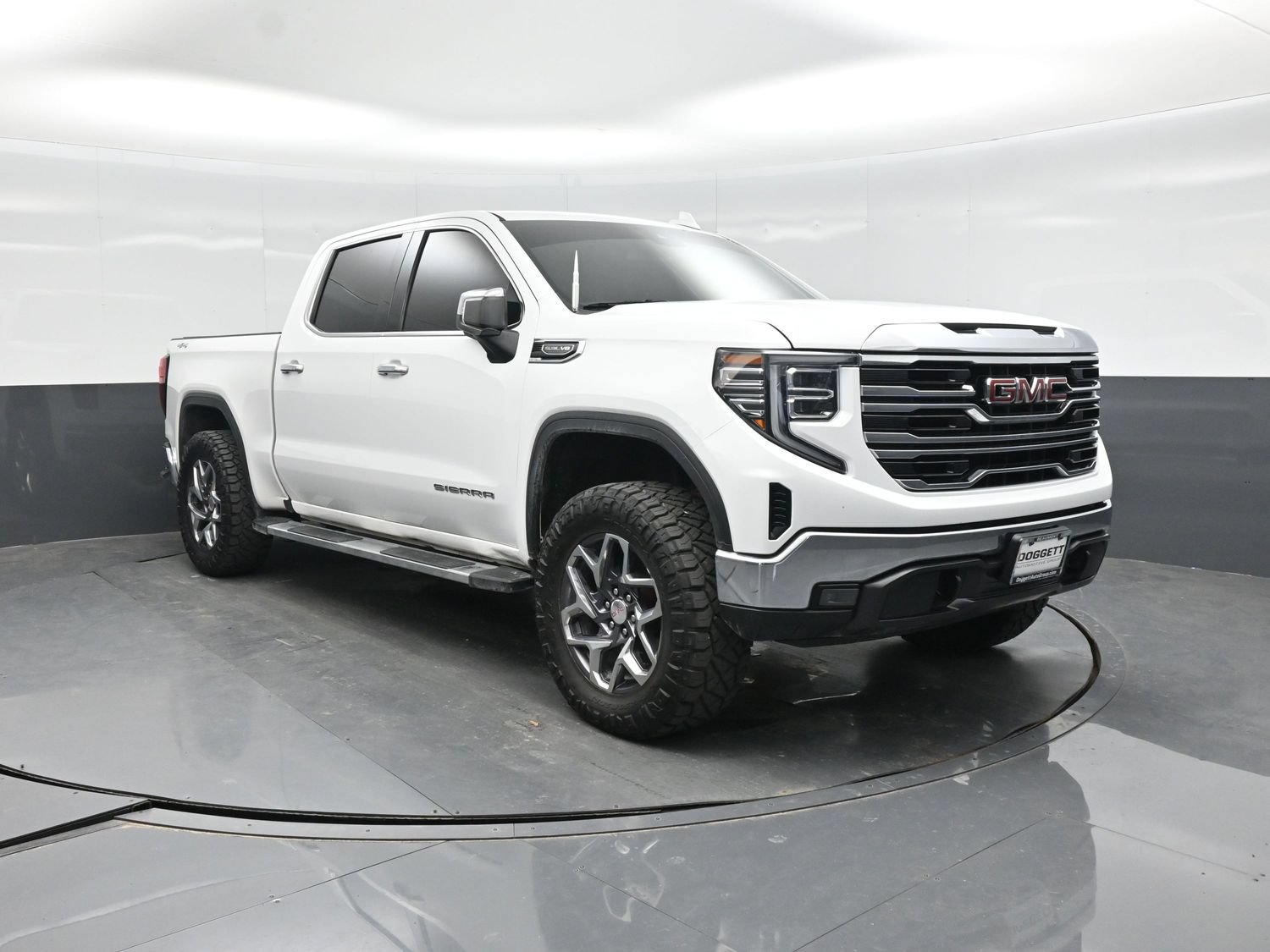 Used 2022 GMC Sierra 1500 SLT w/ SLT Convenience Package AWD/4WD image 17