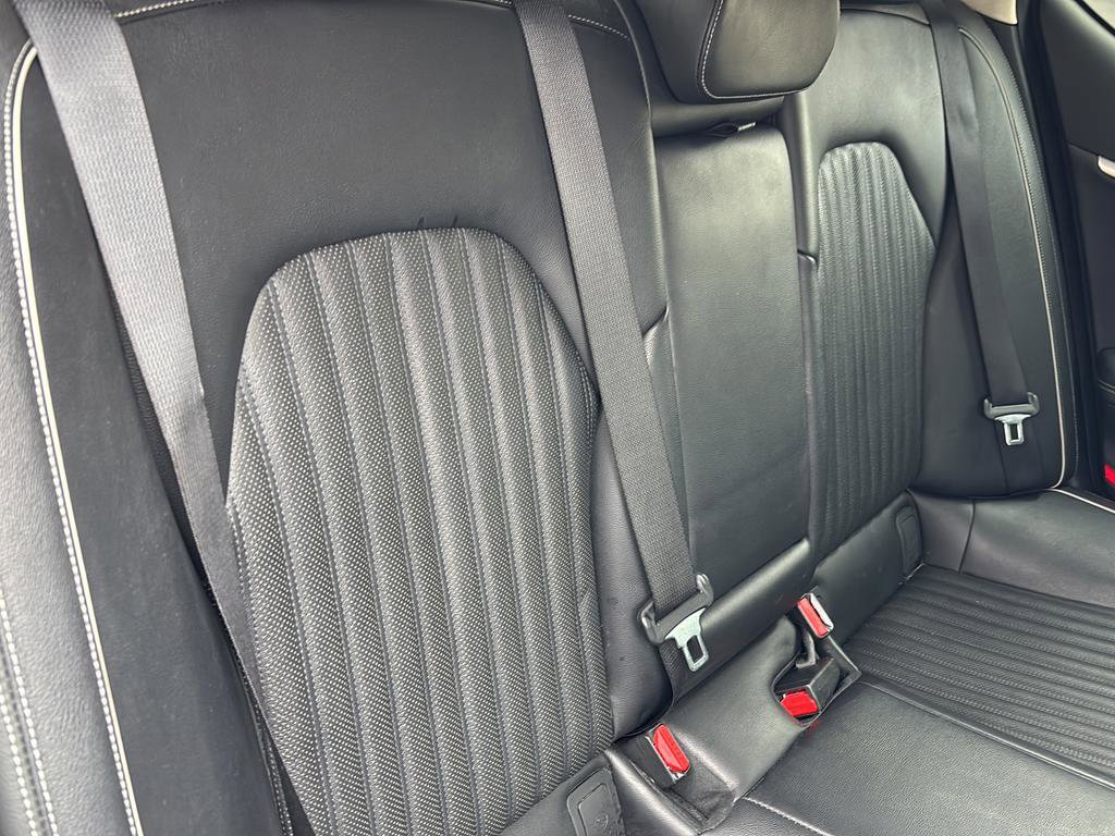 Used 2022 Genesis G70 3.3T image 41