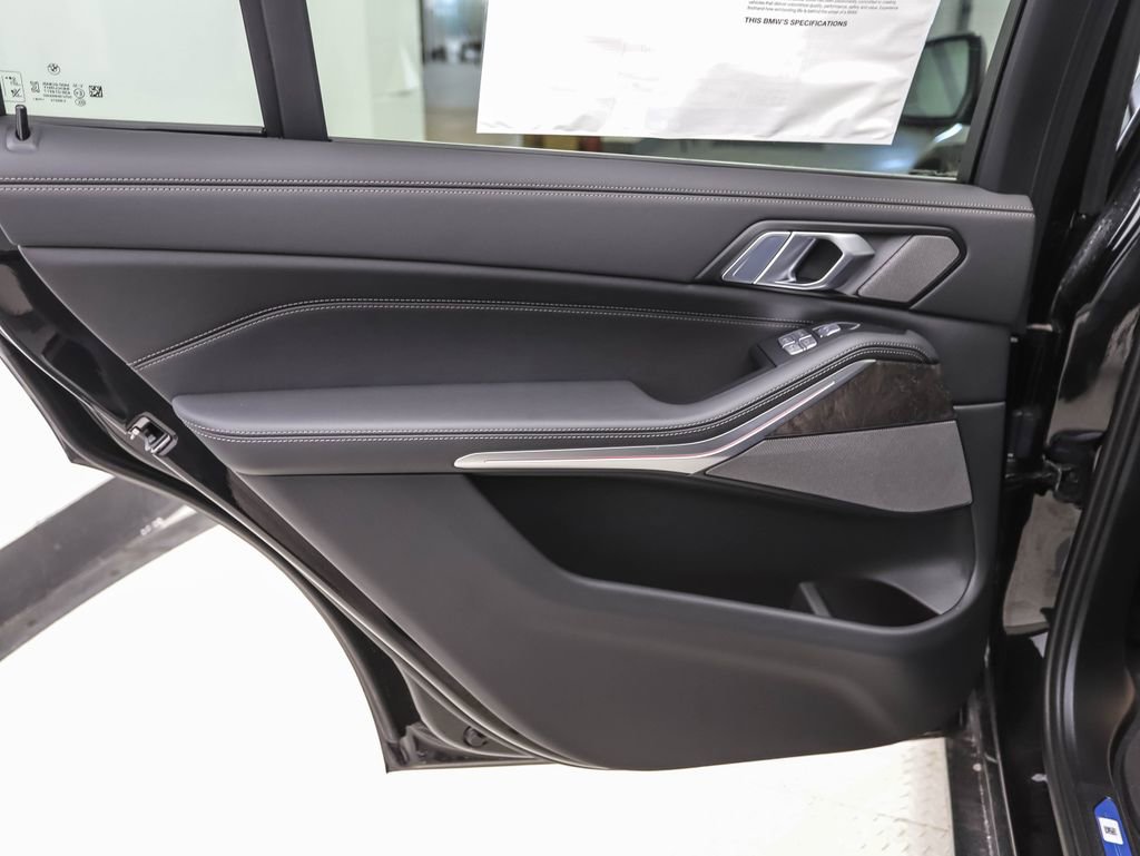 Used 2025 BMW X7 xDrive40i image 18