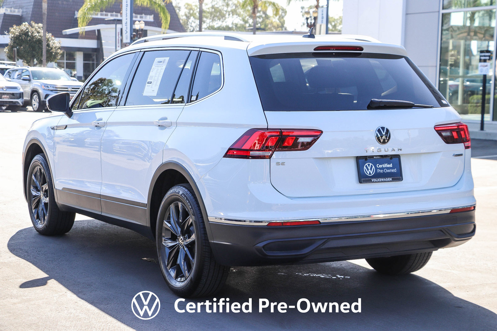 Used 2024 Volkswagen Tiguan SE AWD/4WD image 9