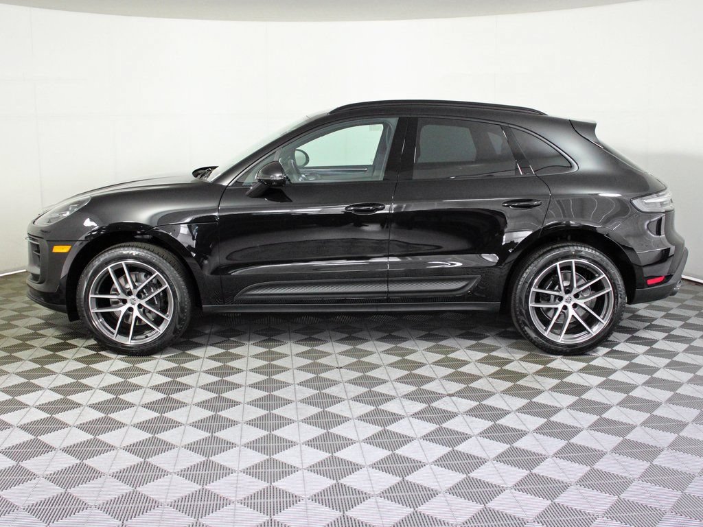 Certified 2026 Porsche Macan AWD/4WD image 2