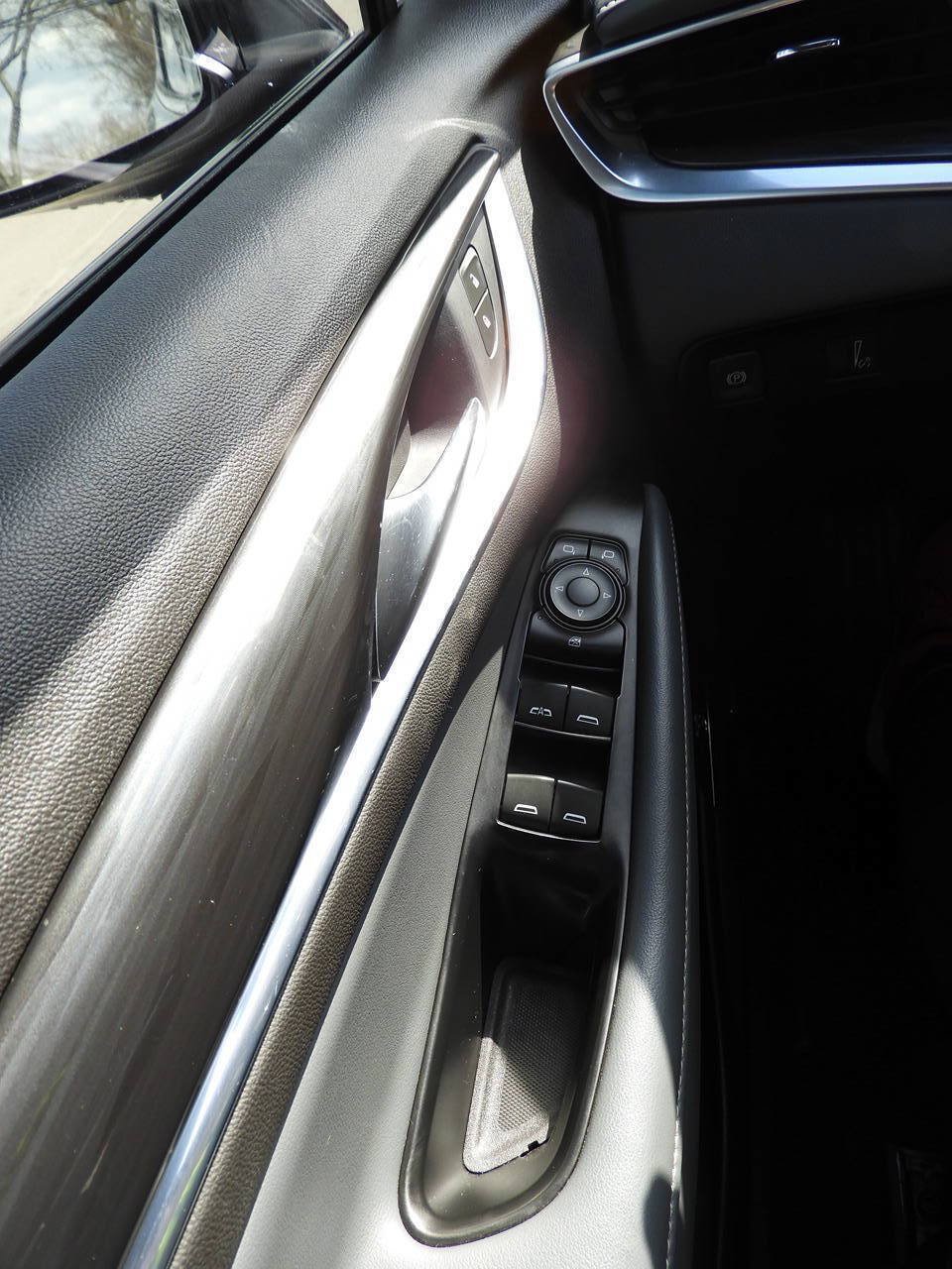 Used 2022 Buick Enclave Essence w/ Experience Buick Package FWD image 17