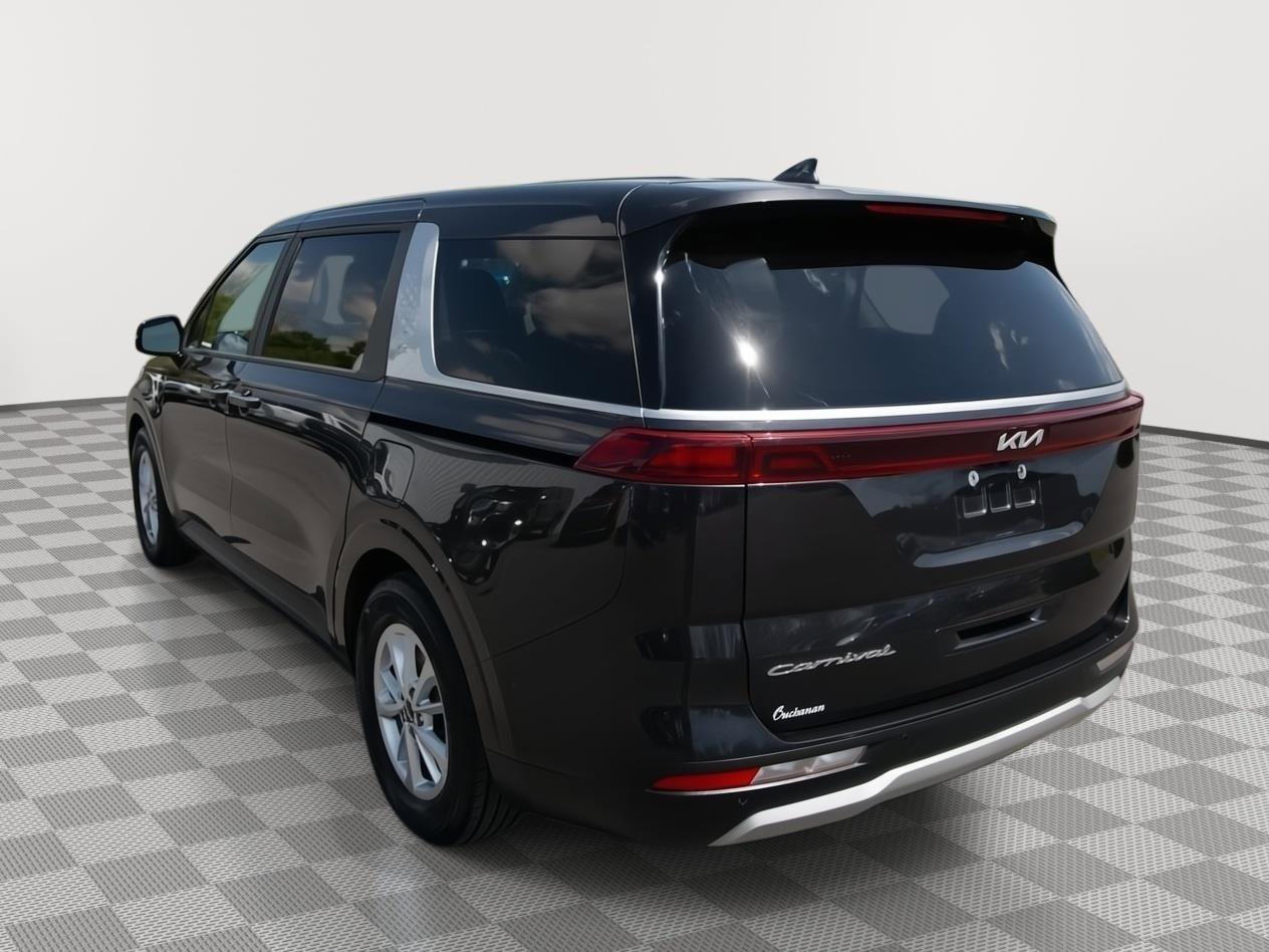Used 2022 Kia Carnival LX FWD image 7