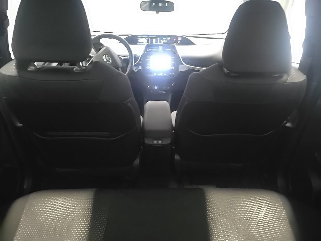 Used 2020 Toyota Prius LE AWD/4WD image 13
