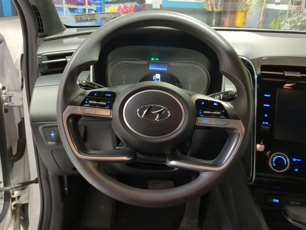 Used 2023 Hyundai Santa Cruz SE AWD/4WD image 2