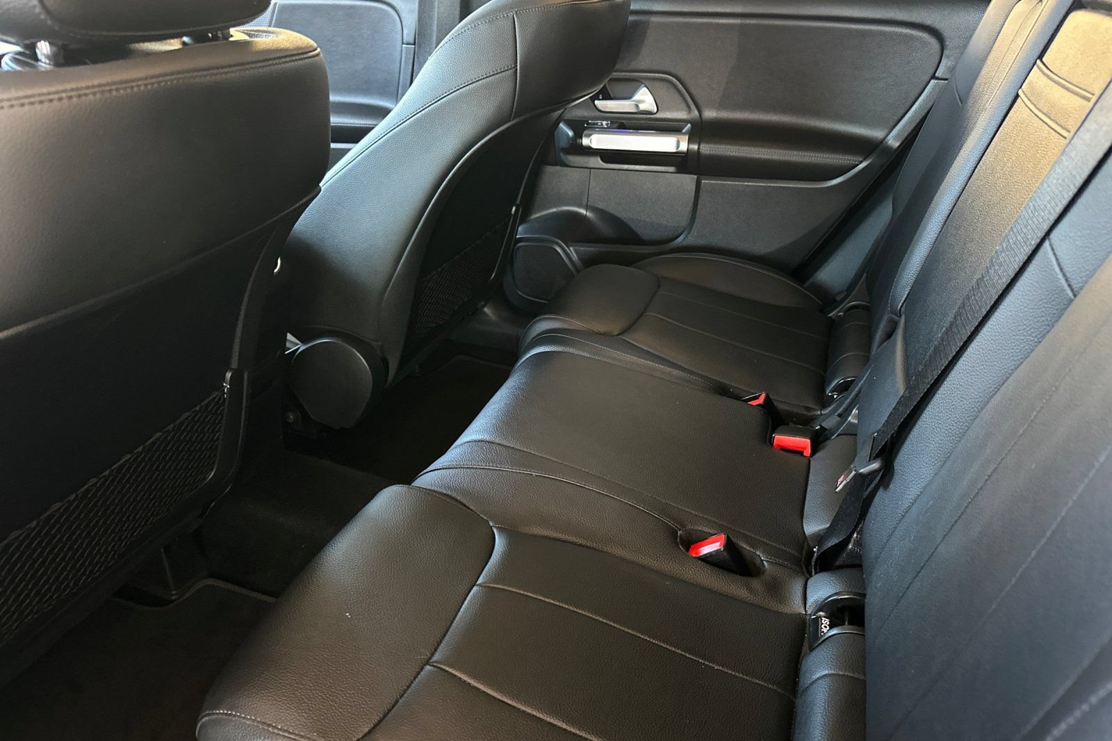 Used 2022 Mercedes-Benz GLB 250 4MATIC image 11