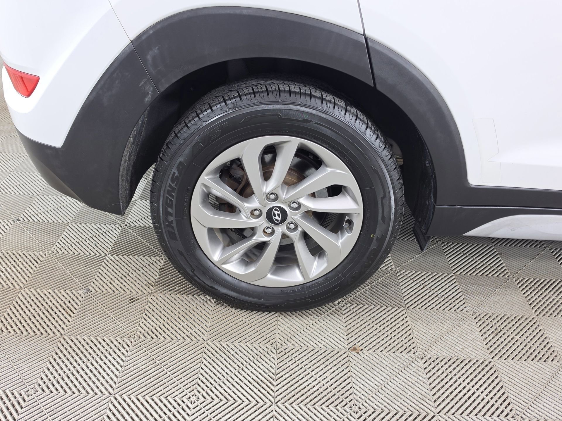 Used 2017 Hyundai Tucson SE Plus AWD/4WD image 9