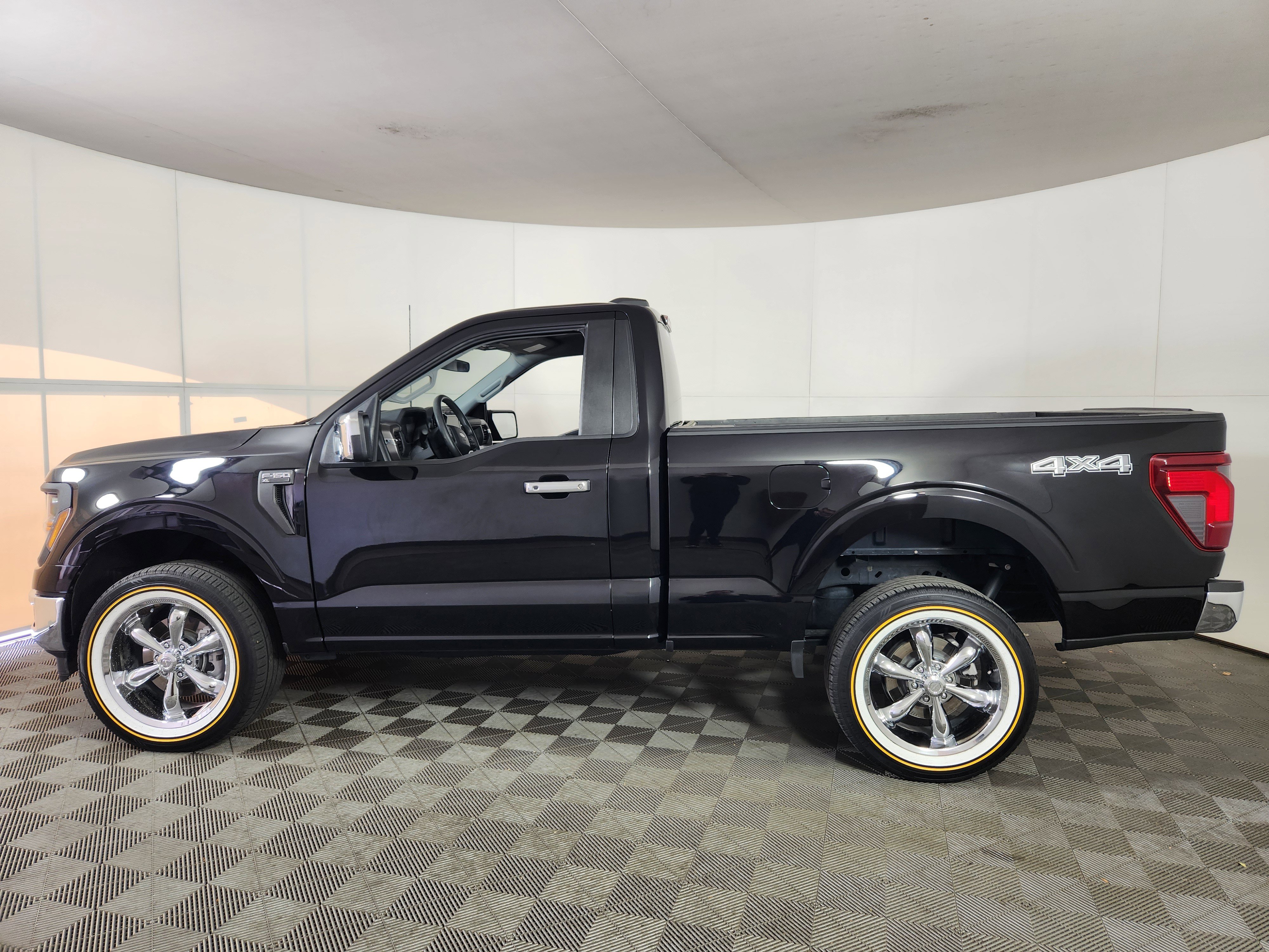 Used 2024 Ford F150 XL w/ Equipment Group 103A High image 4