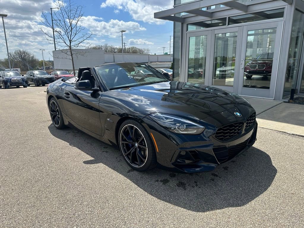 Used 2024 BMW Z4 M40i w/ Shadowloine Package RWD image 14