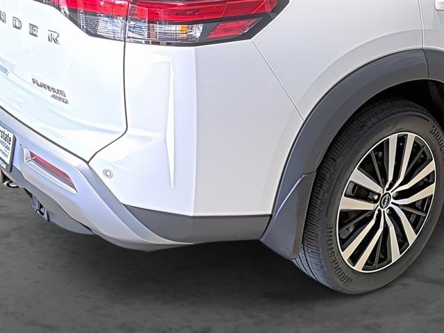 Used 2024 Nissan Pathfinder Platinum AWD/4WD image 13