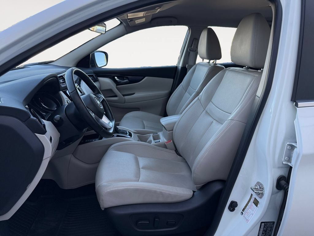 Used 2022 Nissan Rogue Sport SL AWD/4WD image 9