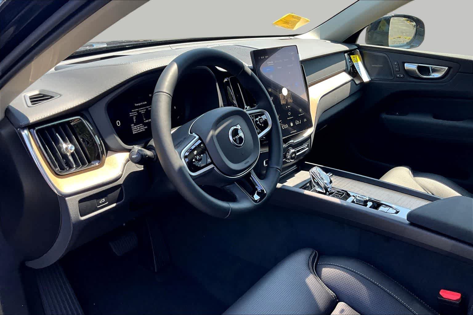 New 2026 Volvo XC60 B5 Ultra w/ Protection Package Premier AWD/4WD image 9