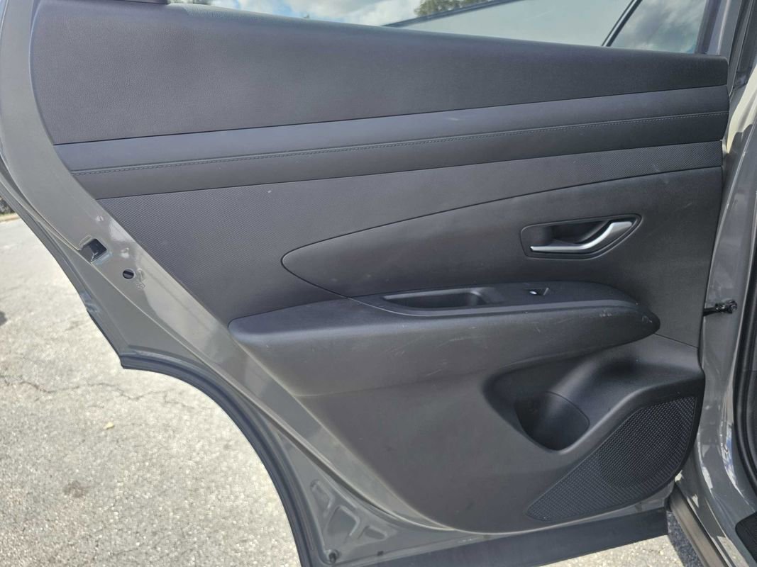 Used 2025 Hyundai Tucson SE image 13