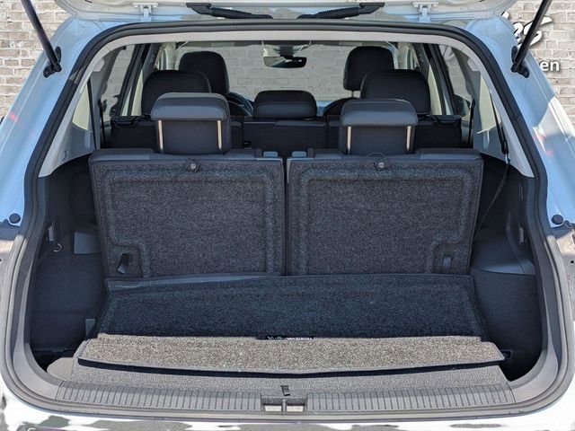Certified 2023 Volkswagen Tiguan SE image 13