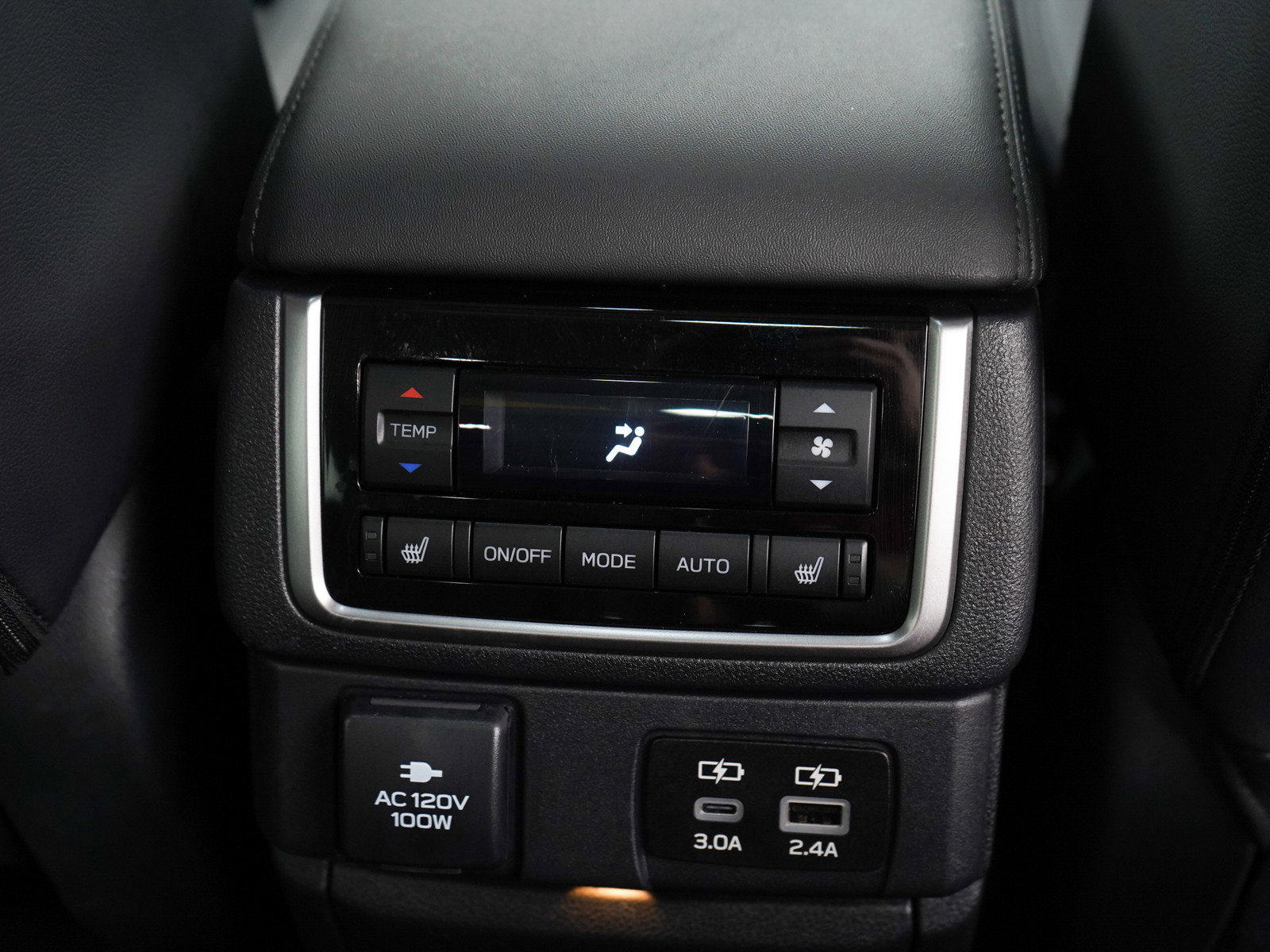 Used 2025 Subaru Ascent Bronze Edition image 17