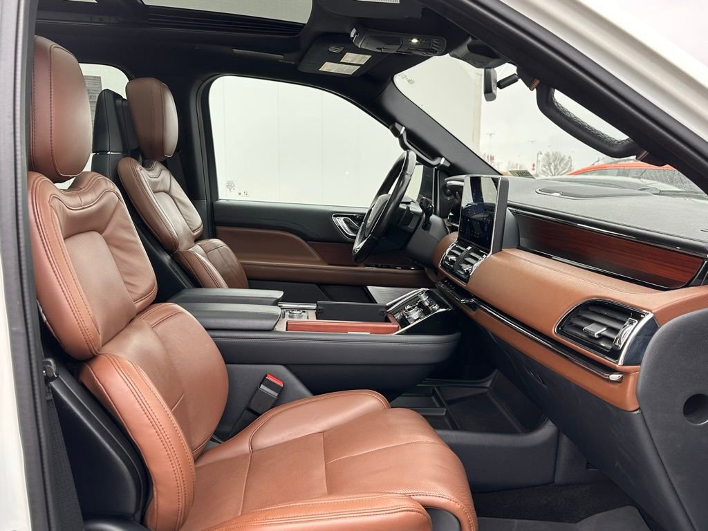 Used 2023 Lincoln Navigator L Reserve image 28
