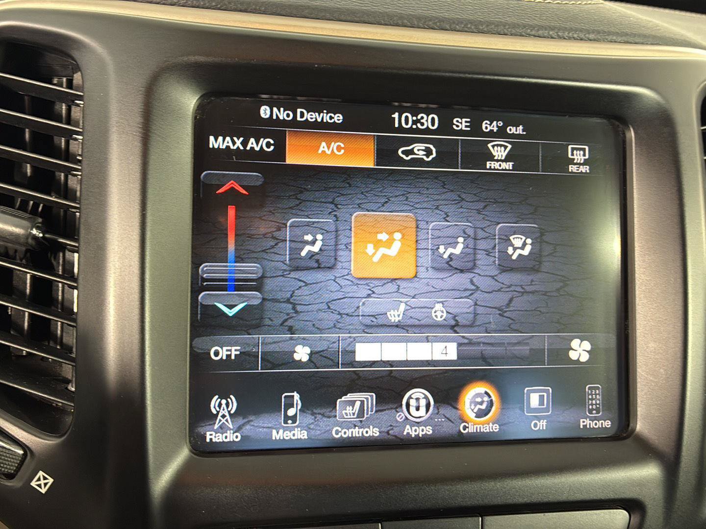 Used 2015 Jeep Cherokee Latitude w/ Cold Weather Group FWD image 31