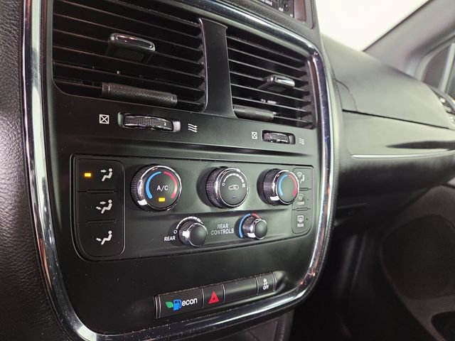 Used 2020 Dodge Grand Caravan SE FWD image 20