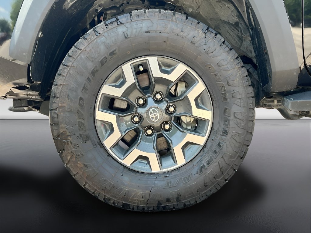Used 2022 Toyota Tacoma TRD Off-Road AWD/4WD image 28