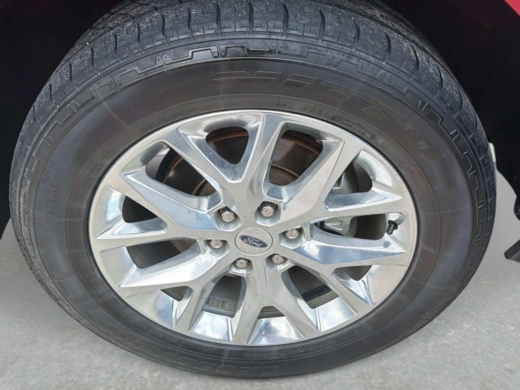 Used 2020 Ford Expedition XLT w/ Equipment Group 202A AWD/4WD image 12