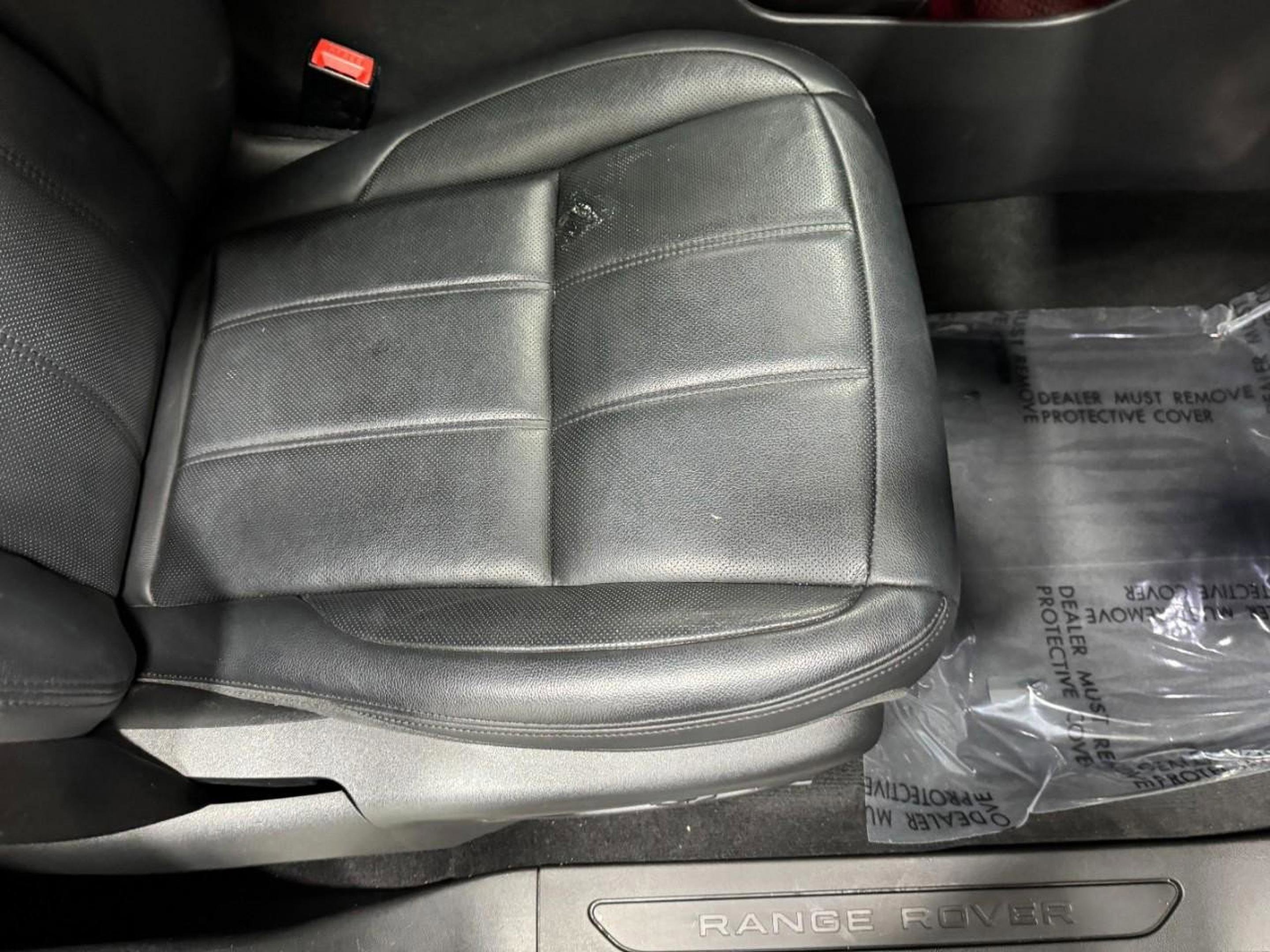 Used 2020 Land Rover Range Rover Evoque SE image 19