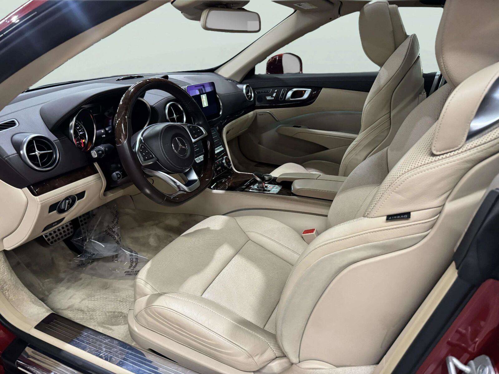 Used 2018 Mercedes-Benz SL 550 image 25