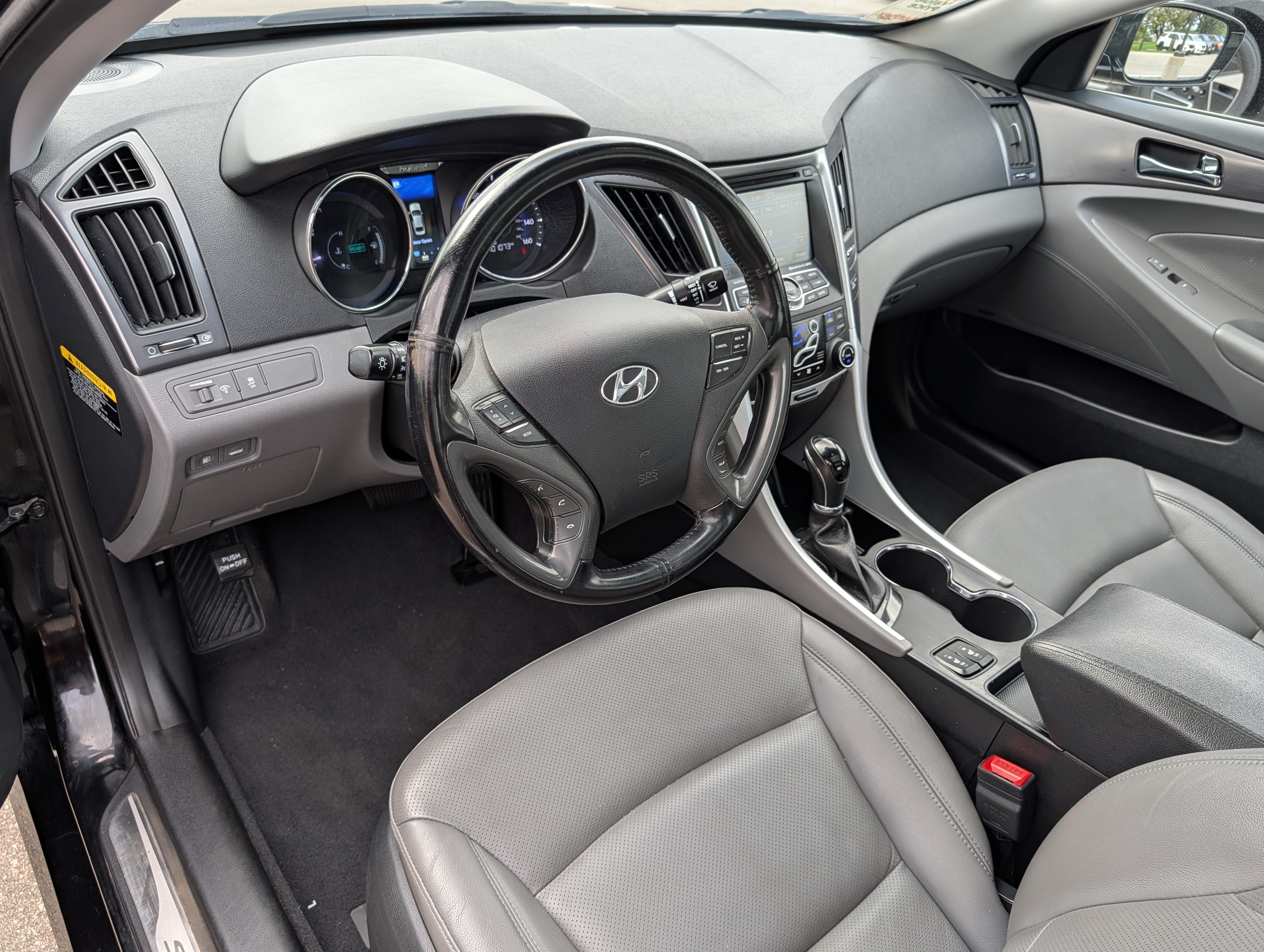 Used 2015 Hyundai Sonata Limited w/ Option Group 02 FWD image 18