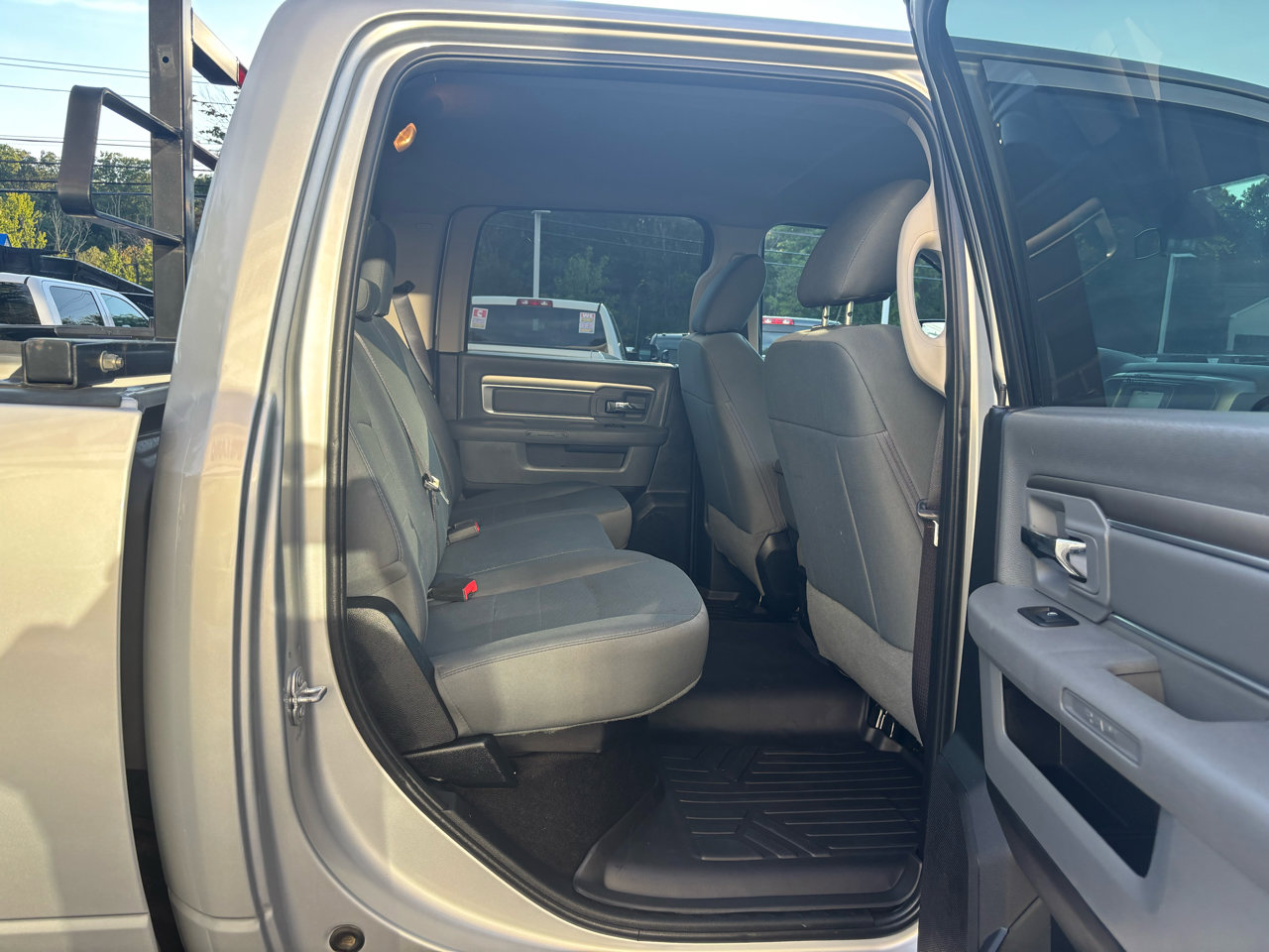 Used 2017 RAM 2500 SLT image 29