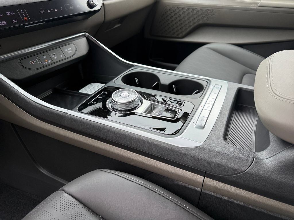 New 2026 Kia Carnival EX FWD image 19