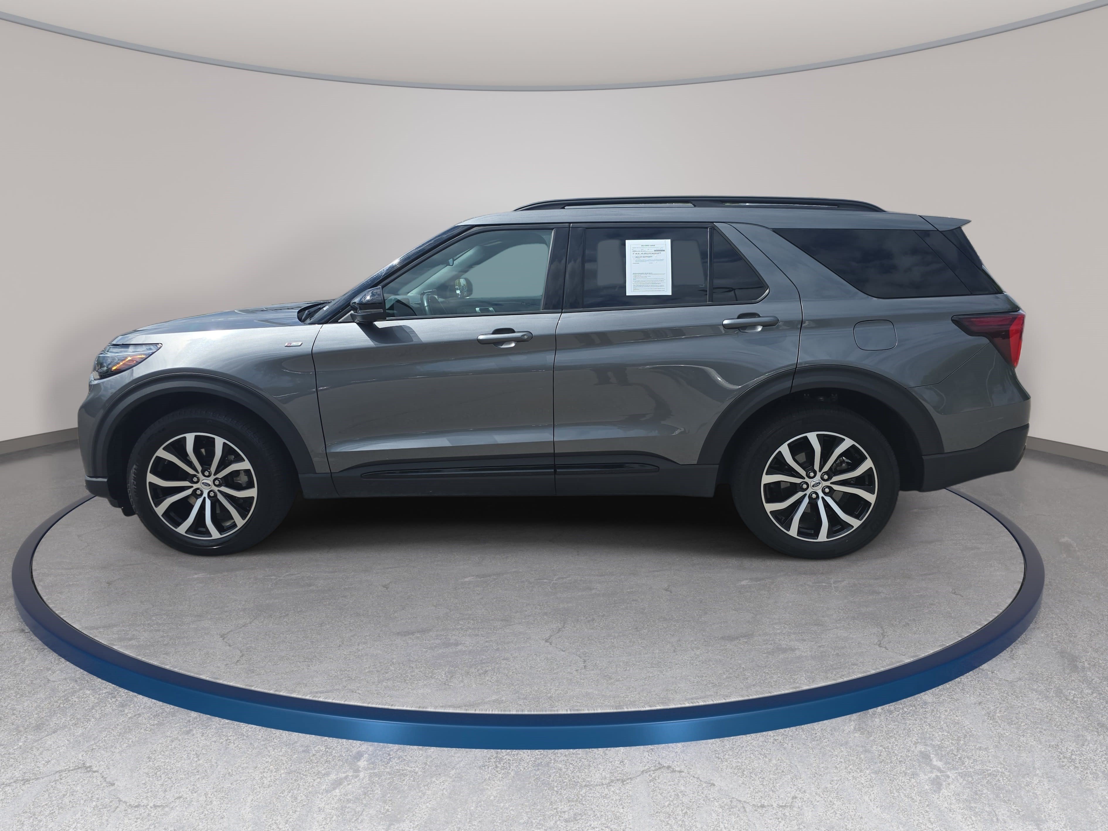 Used 2025 Ford Explorer ST-Line AWD/4WD image 5