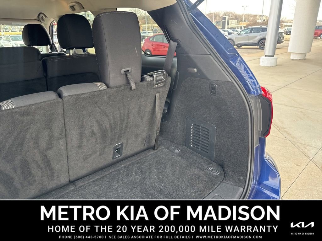 Used 2020 Nissan Pathfinder S image 28