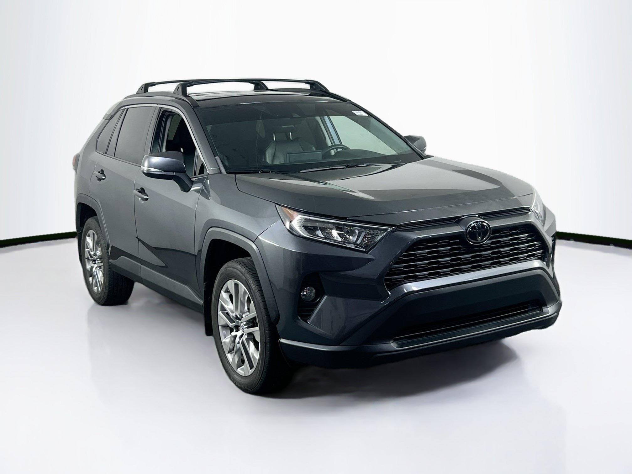 Used 2019 Toyota RAV4 XLE Premium w/ Cold Weather Package AWD/4WD image 3