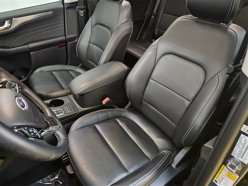 Used 2022 Ford Escape Titanium w/ Class II Trailer Tow Package image 22