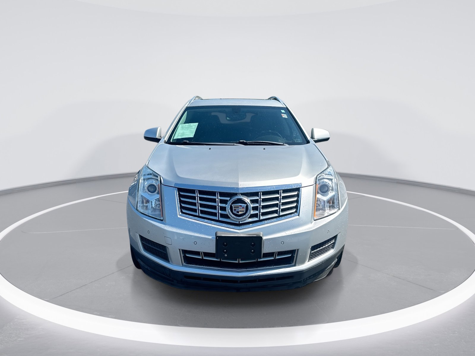 Used 2016 Cadillac SRX Luxury FWD image 3