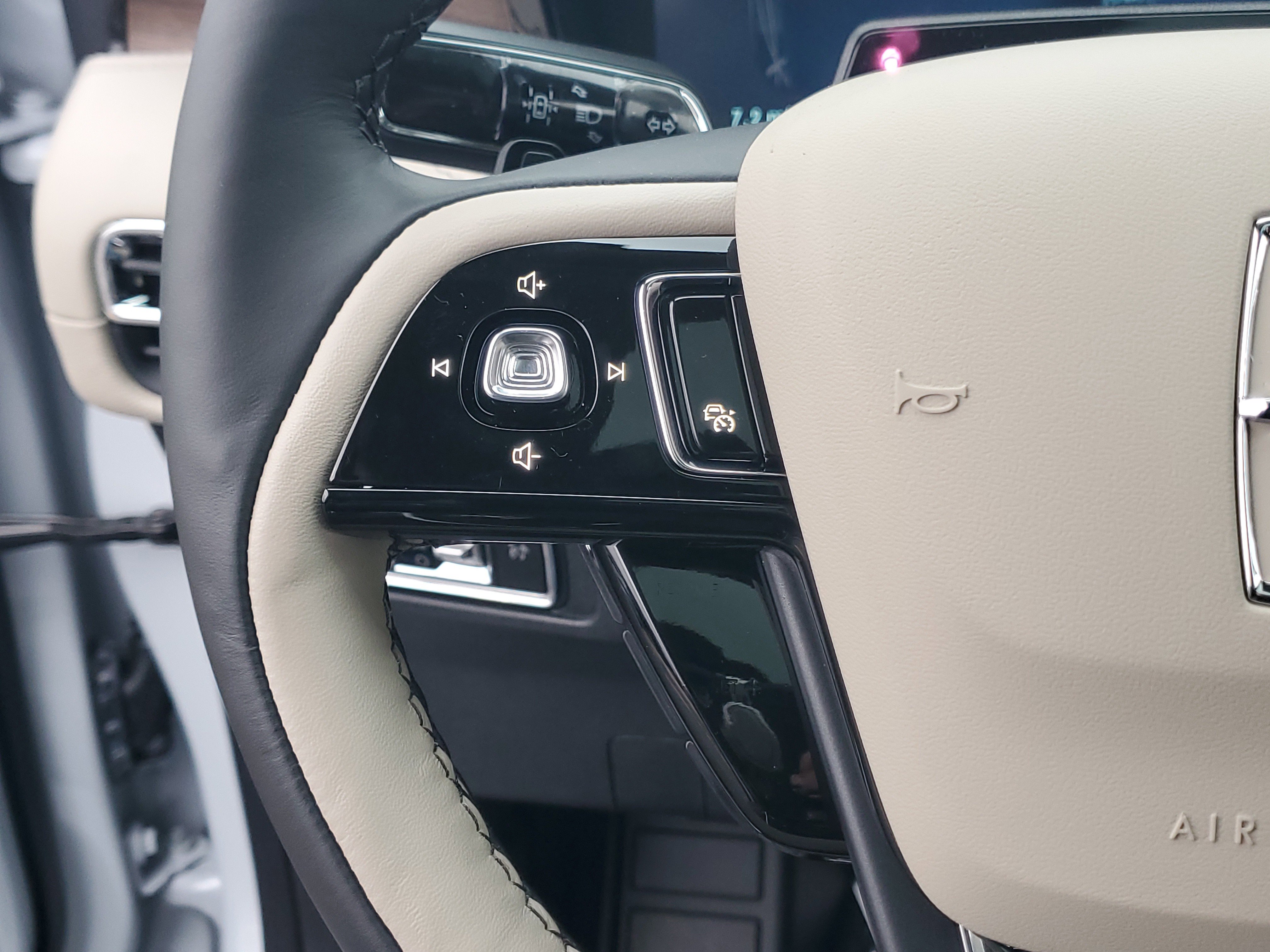 New 2026 Lincoln Corsair Grand Touring image 17