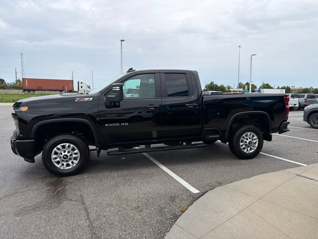 Used 2026 Chevrolet Silverado 2500 Custom w/ Custom Convenience Package AWD/4WD image 6