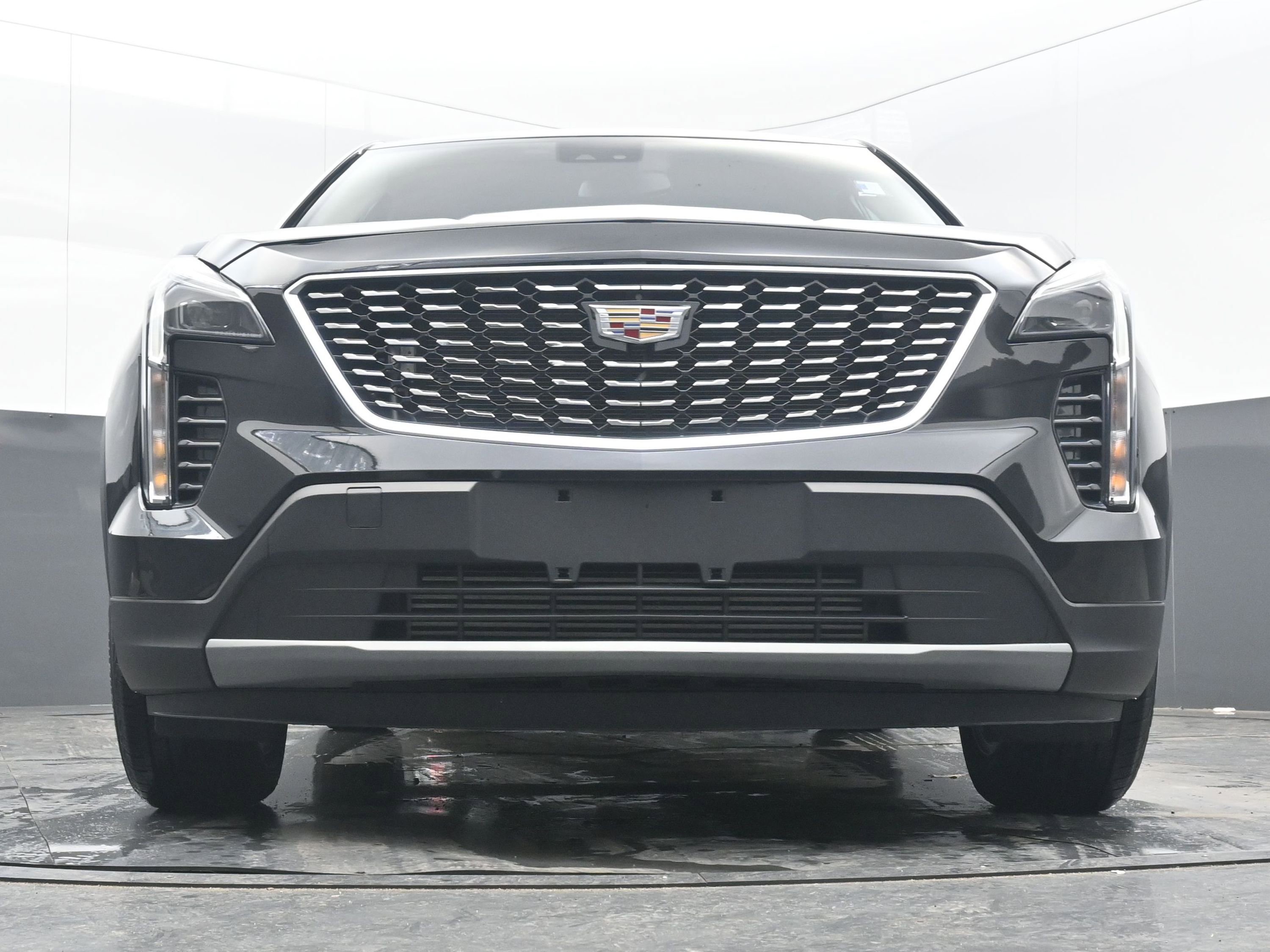 Used 2023 Cadillac XT4 Luxury w/ Cold Weather Package image 27