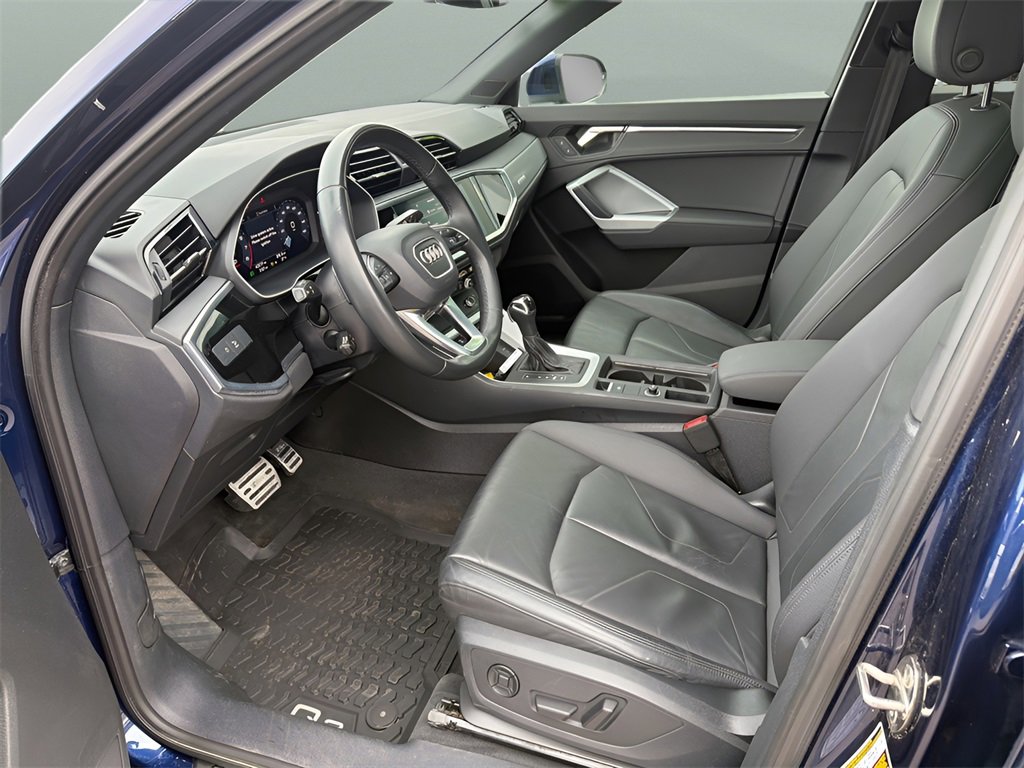 Used 2022 Audi Q3 2.0T Premium Plus w/ Premium Plus Package image 11