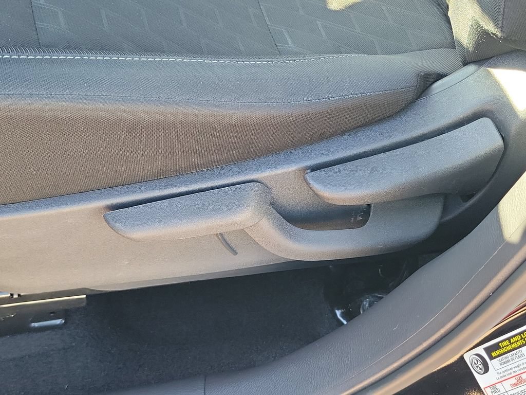 Used 2024 Nissan Kicks SV FWD image 7