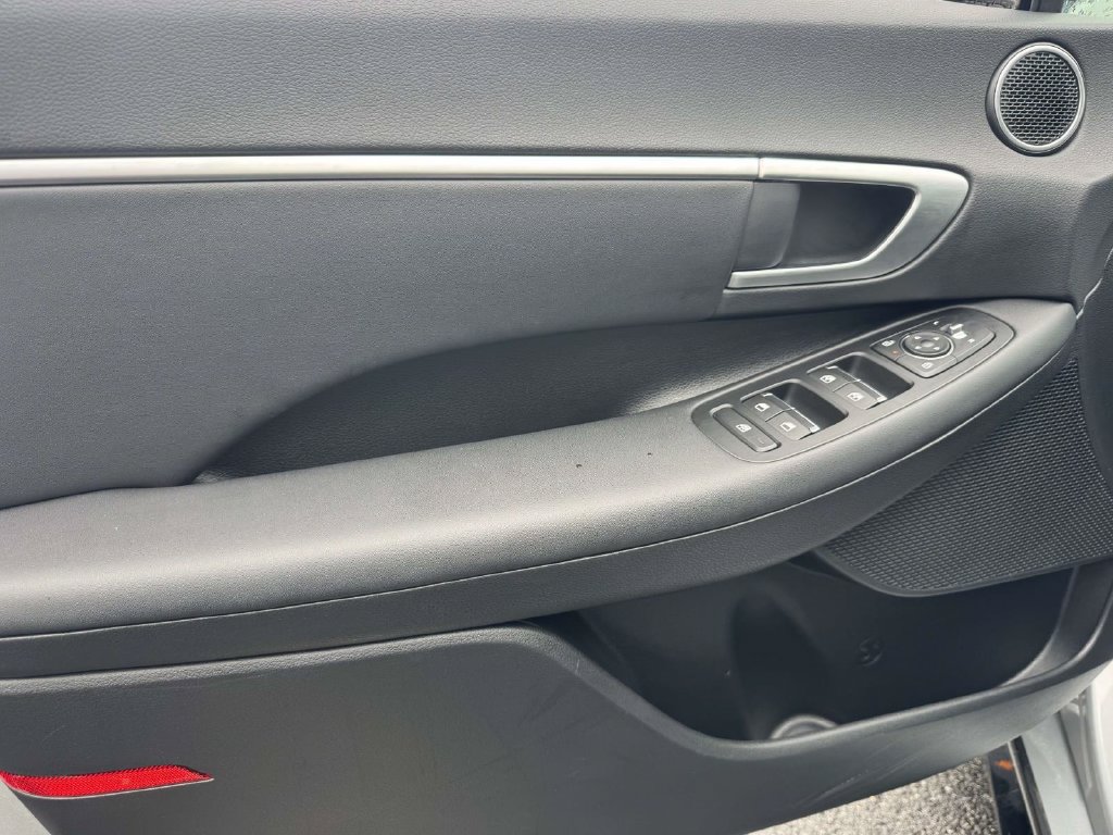 Used 2025 Hyundai Sonata SEL FWD image 16