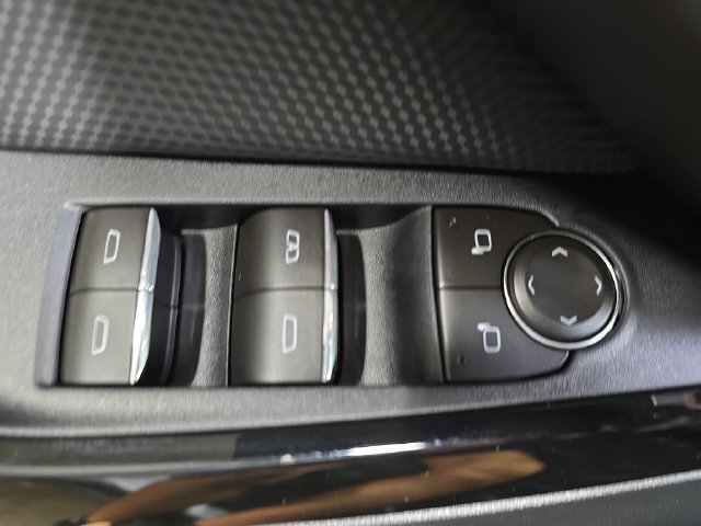 New 2026 Chevrolet Equinox RS w/ Convenience Package III FWD image 31