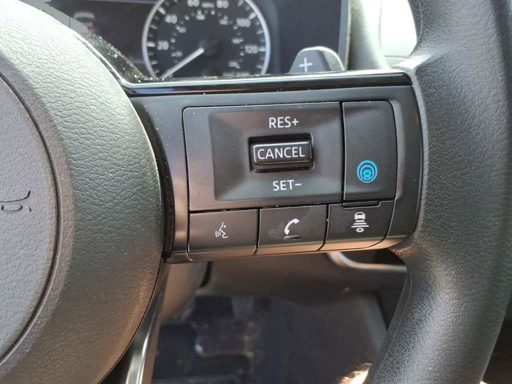 Used 2023 Nissan Rogue SV image 20