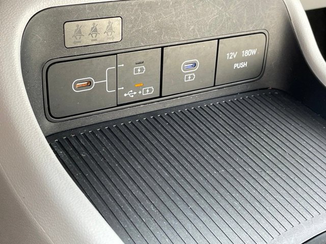 Used 2025 Hyundai Kona SEL AWD/4WD image 15