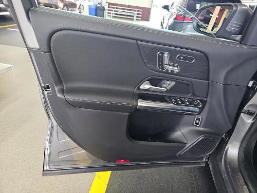 Used 2021 Mercedes-Benz GLA 250 4MATIC w/ Premium Package image 7