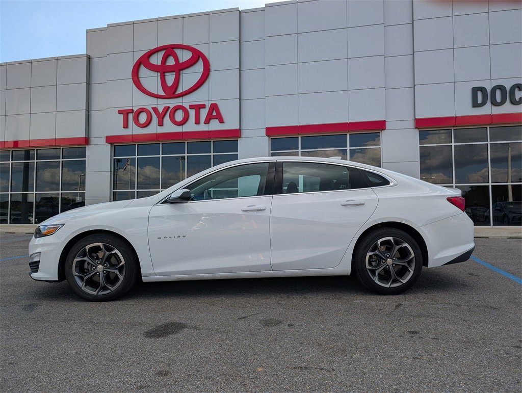 Used 2024 Chevrolet Malibu LT image 2