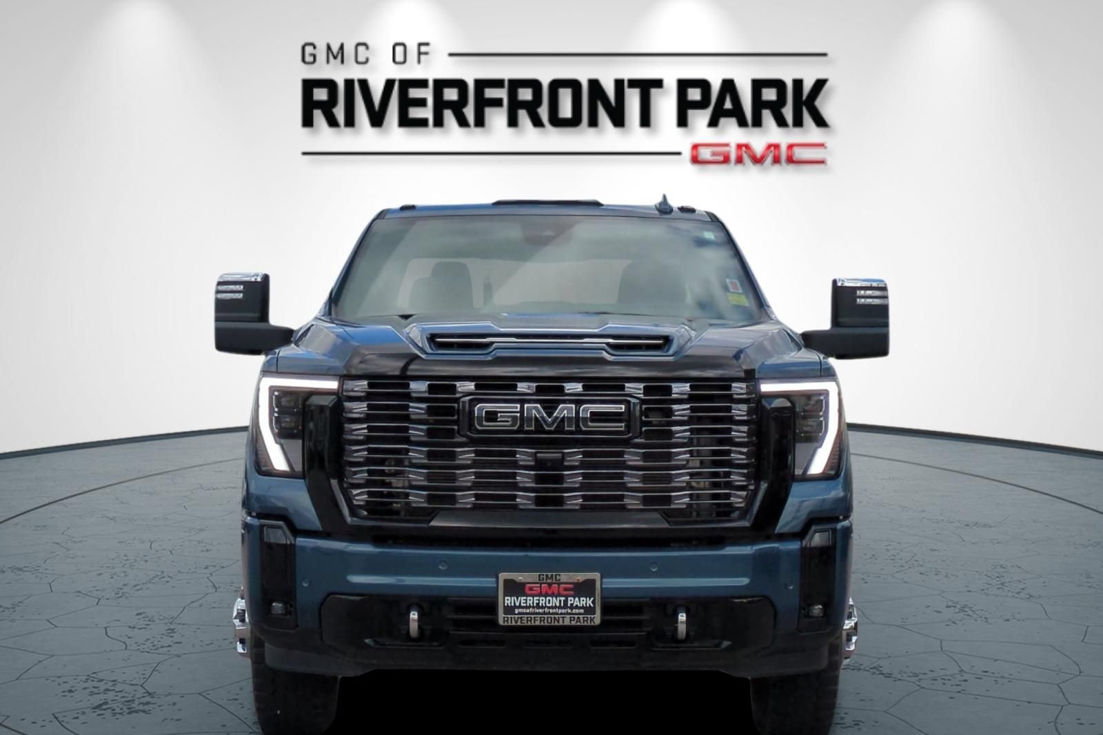 Used 2026 GMC Sierra 3500 Denali Ultimate AWD/4WD image 8