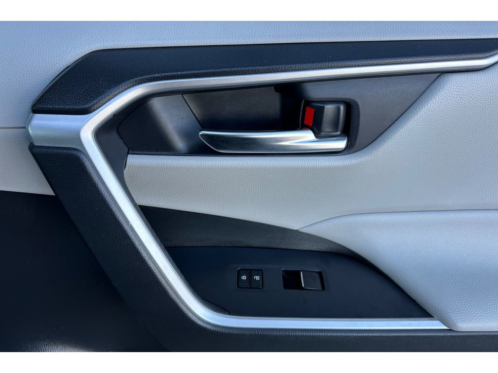 Certified 2021 Toyota RAV4 XLE Premium image 20
