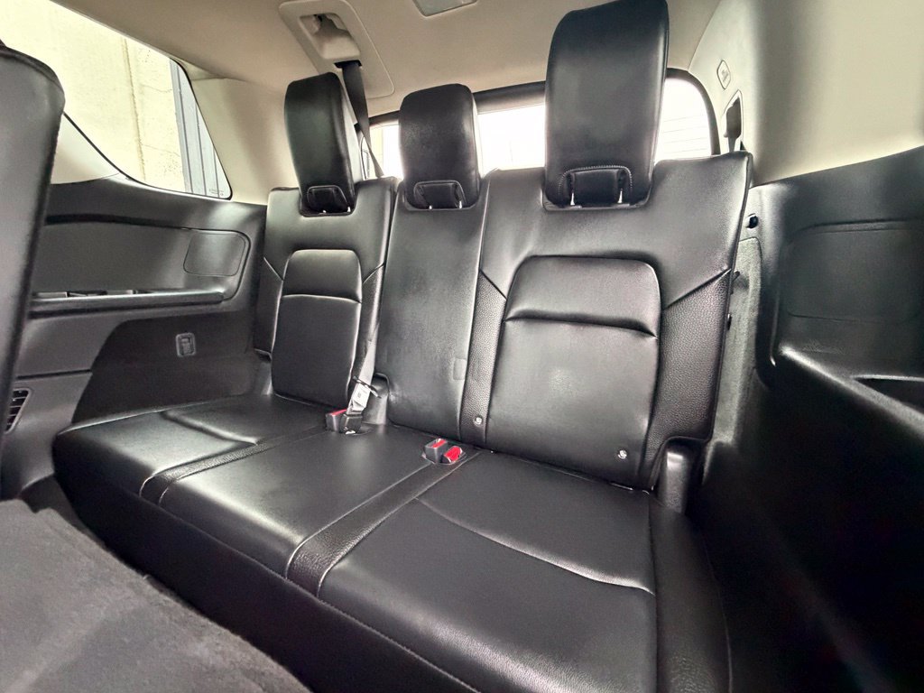Used 2025 Nissan Pathfinder SL w/ Black Appearance Package AWD/4WD image 24