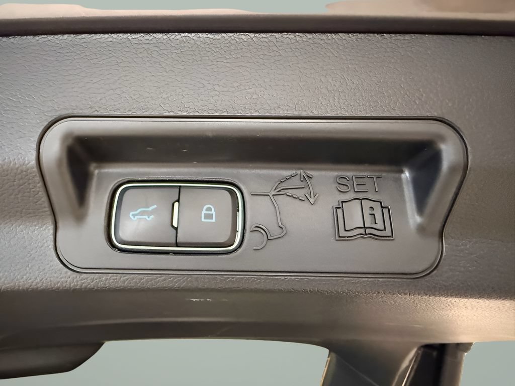 Certified 2023 Ford Explorer XLT w/ Equipment Group 202A AWD/4WD image 11